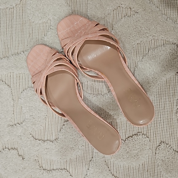 Pink RAYE Drive the Label Heels. Size 8 - Picture 7 of 8